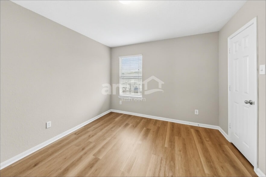 Building Photo - 12926 Pine Meadows St