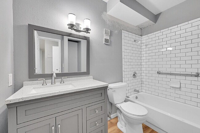Building Photo - $1,295.00, One Bedroom, one bath, located ...
