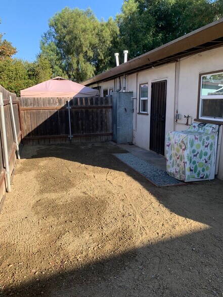 Building Photo - 2911 Central Ave