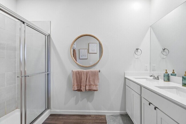 Building Photo - Quiet 4 Bedroom Oasis in Farmington