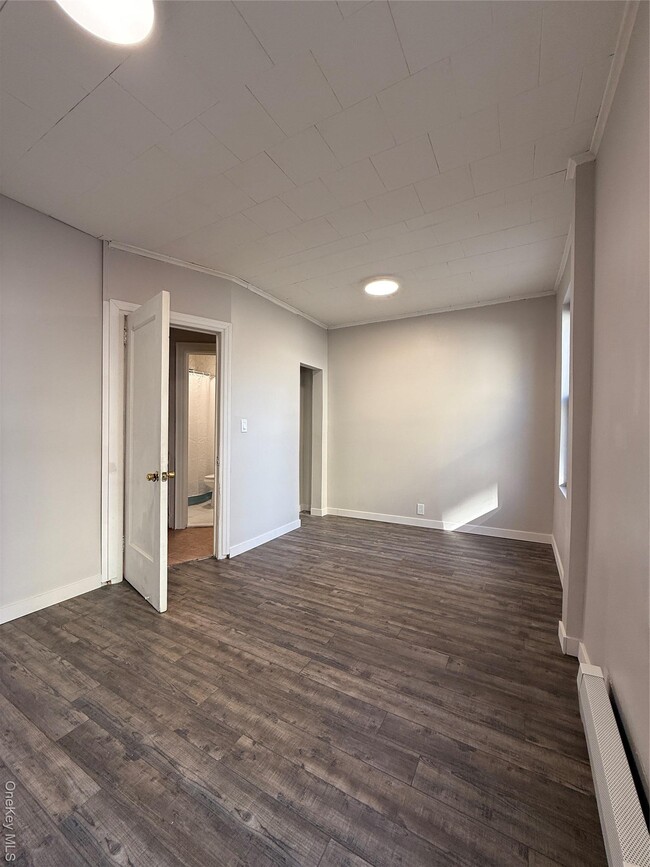 Building Photo - 43-13 25th Ave