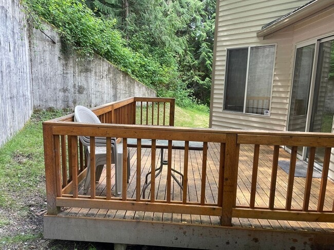 Building Photo - Great House in Redmond near Microsoft camp...