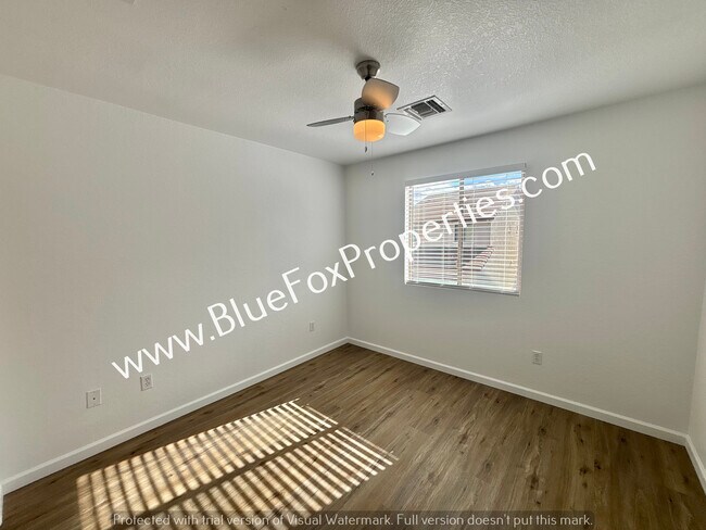 Building Photo - 10579 E Pleasant Pasture Dr