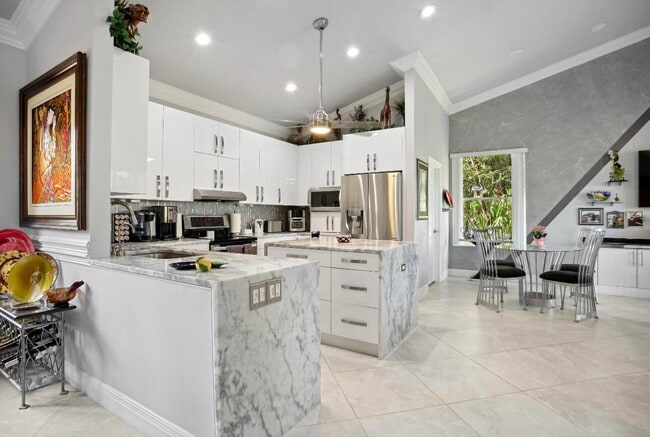 Building Photo - 7823 Bridlington Dr