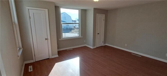 Building Photo - 107 Indiana Ave