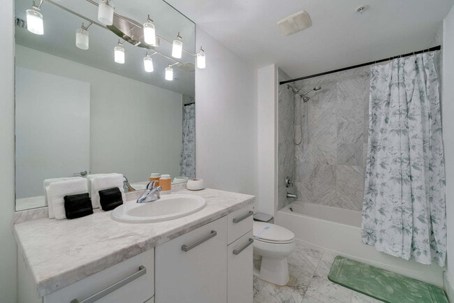 Building Photo - 235 NE 2nd St