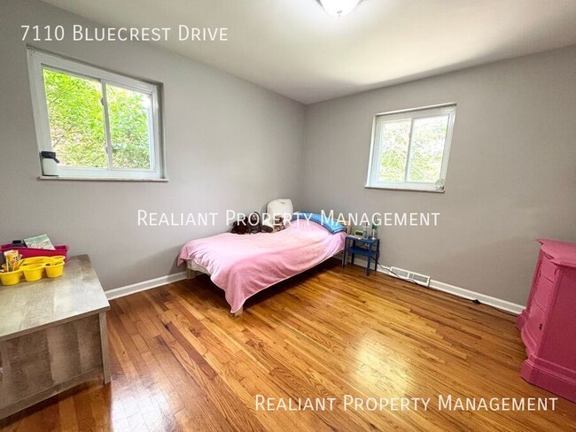 Building Photo - 7110 Bluecrest Dr