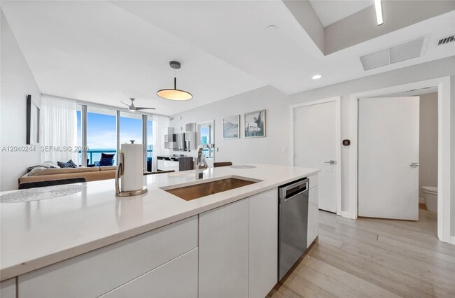 Building Photo - 888 Biscayne Blvd