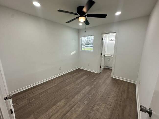 Building Photo - 11410 Red Hill Rd