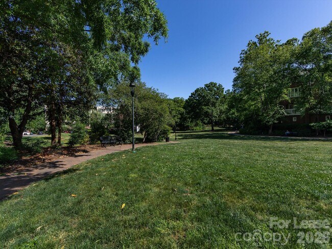 Building Photo - 300 W 5th St