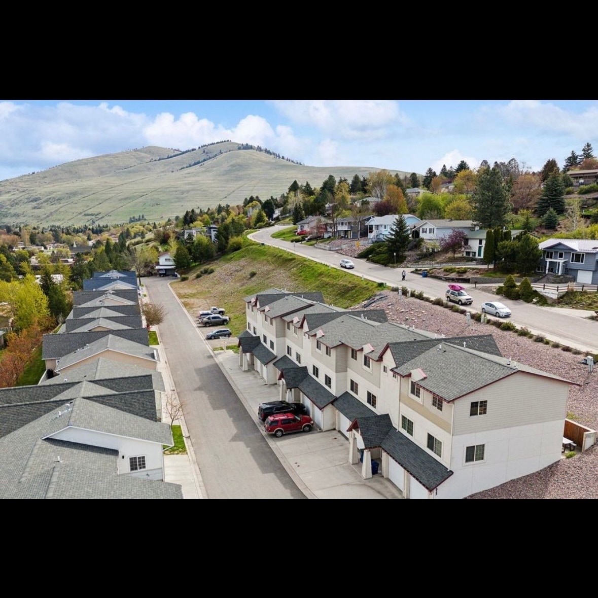 Building Photo - 825 Crestmont Way