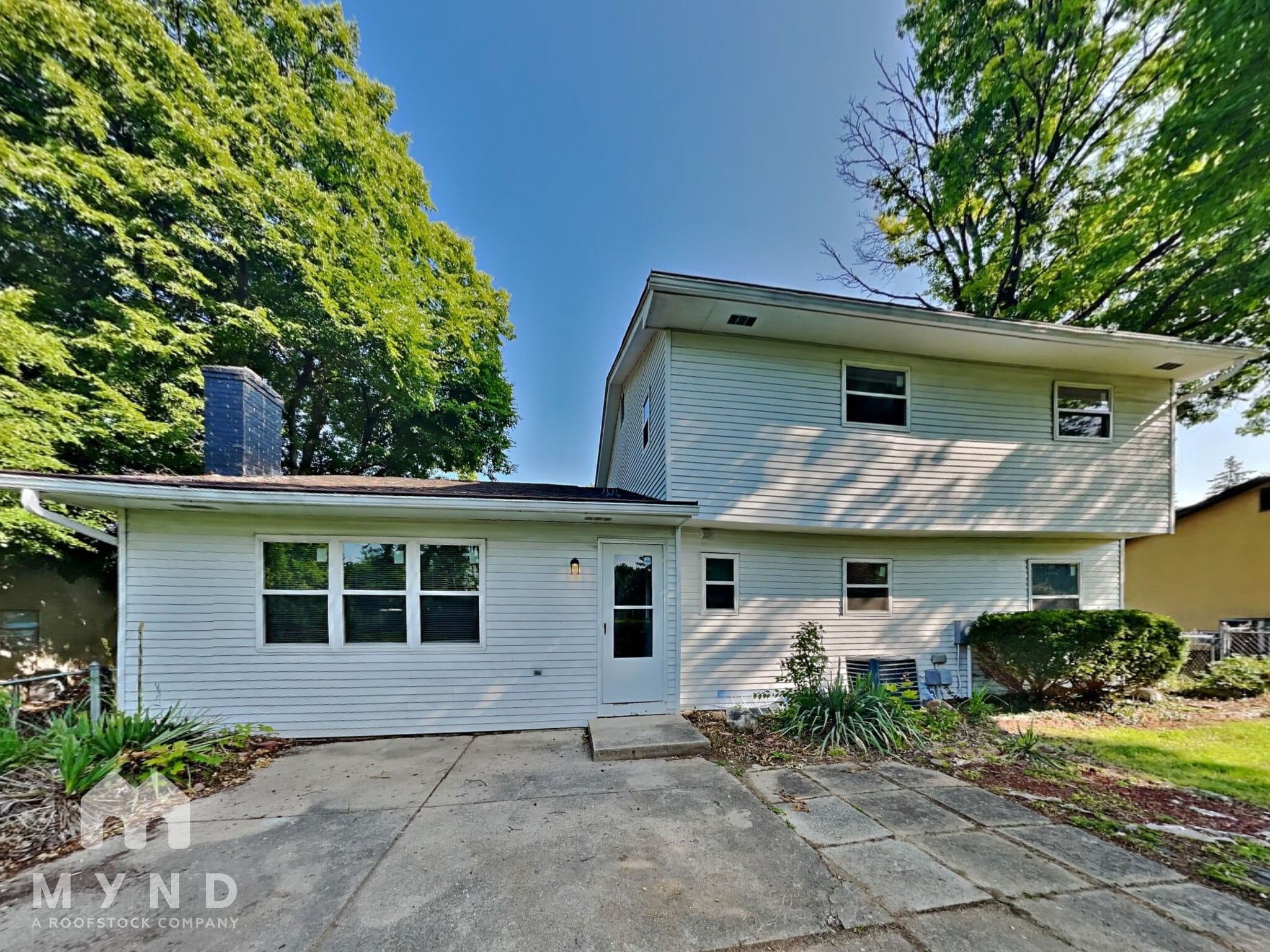 Building Photo - 5621 Oakmont Dr