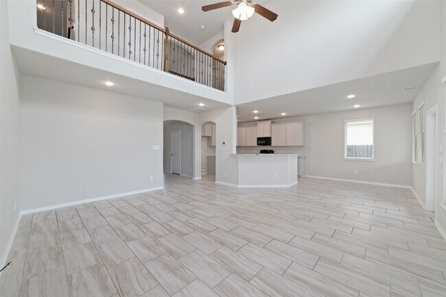 Building Photo - 18511 Grand Spanish Oak Ct