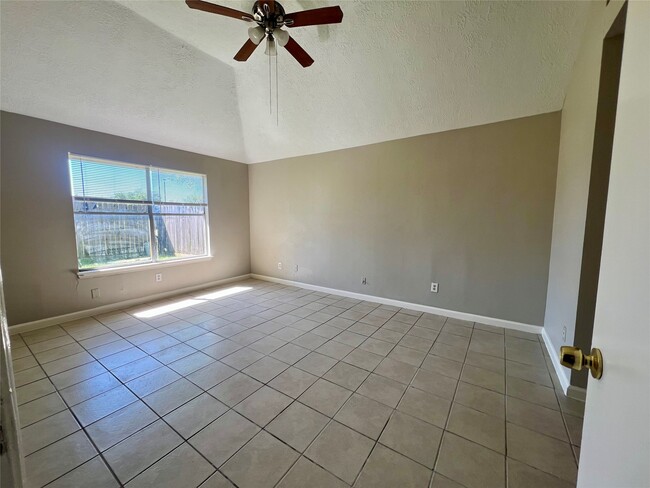 Building Photo - 6503 Marinwood Dr