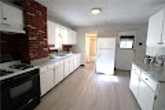 Primary Photo - Beautiful Updated 3BD/2BA