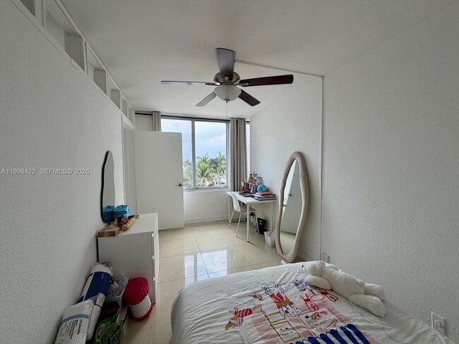 Building Photo - 1000 West Ave