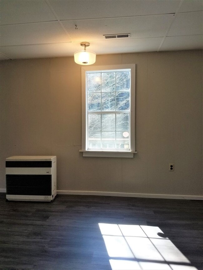 Building Photo - Beautiful 2 Bed Home in Fleetwood!