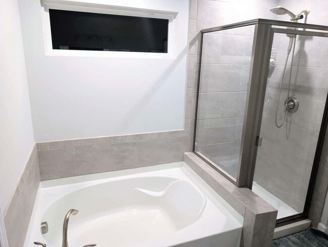 Building Photo - 5925 Pinnacle Vw Rd