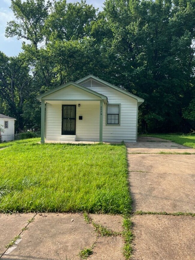 Building Photo - 4 Success is now offering this cute 3bd/2b...