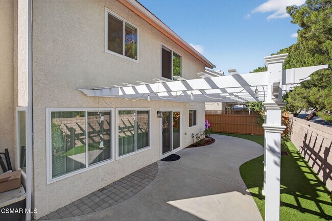 Building Photo - 4202 Lost Springs Dr
