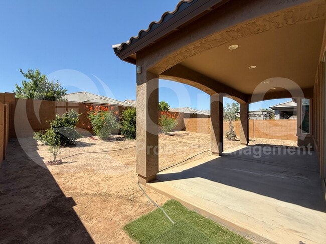 Building Photo - 25945 W Horsham Dr