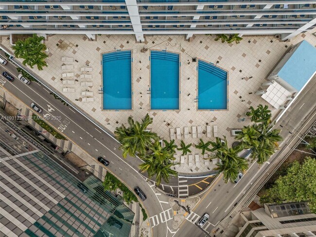 Building Photo - 200 Biscayne Blvd Way