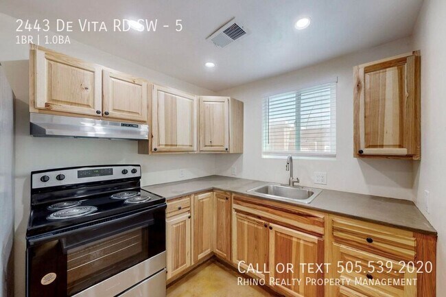 Building Photo - 2443 De Vita Rd SW