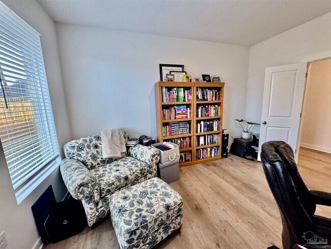 Building Photo - 6330 Buckthorn Cir