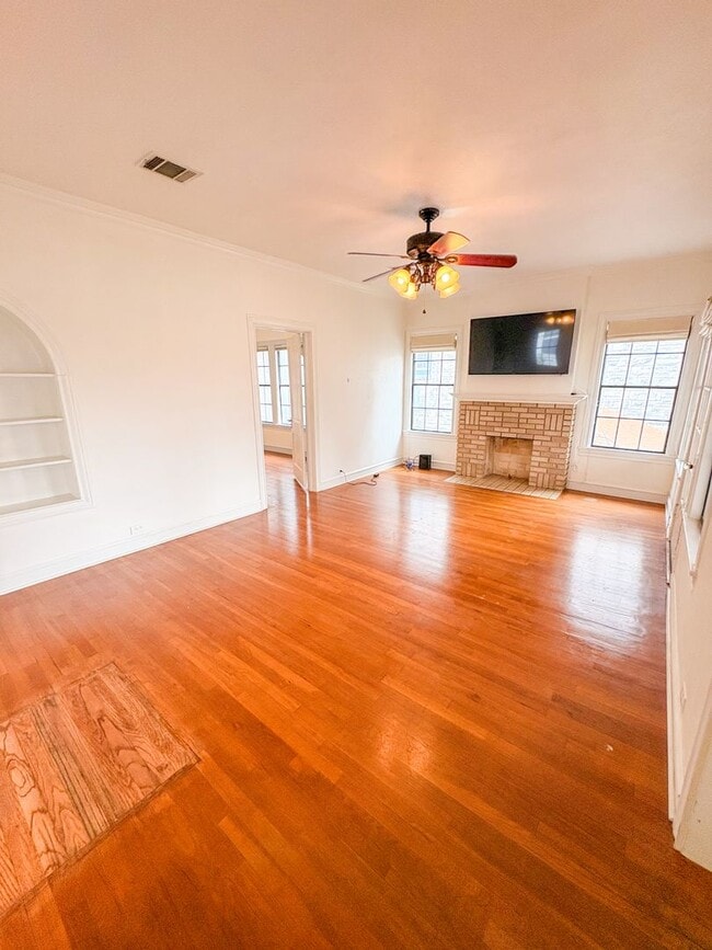 Building Photo - 515 N 32nd St