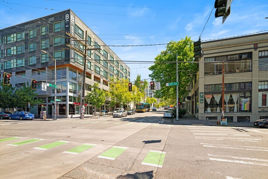 Building Photo - 1408 12th Ave