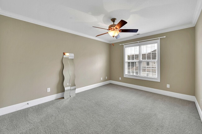 Building Photo - 2401 Dovedale Ct