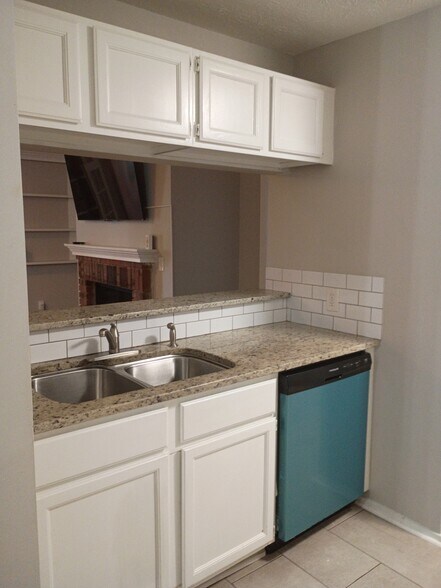 Building Photo - 5556 Mountain Springs Cir