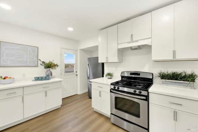 Building Photo - 324 Ohio St