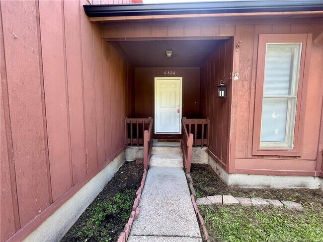Building Photo - 6868 Candlewood Dr