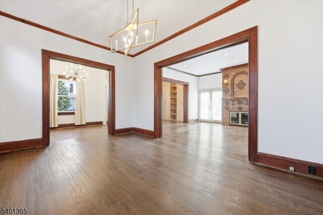 Building Photo - 274 Crawford Terrace