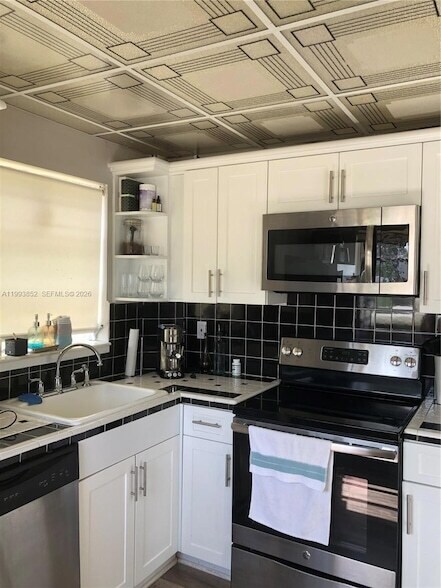 Building Photo - 851 Meridian Ave