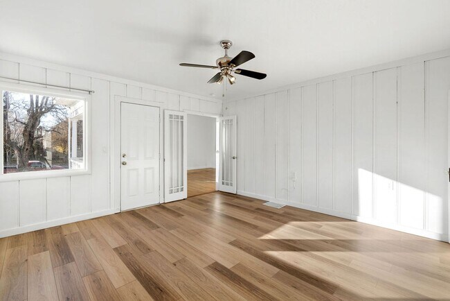 Building Photo - 331 Roberts St