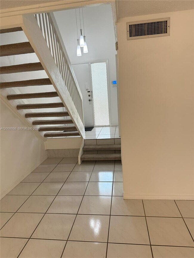 Building Photo - 40 Chestnut Cir