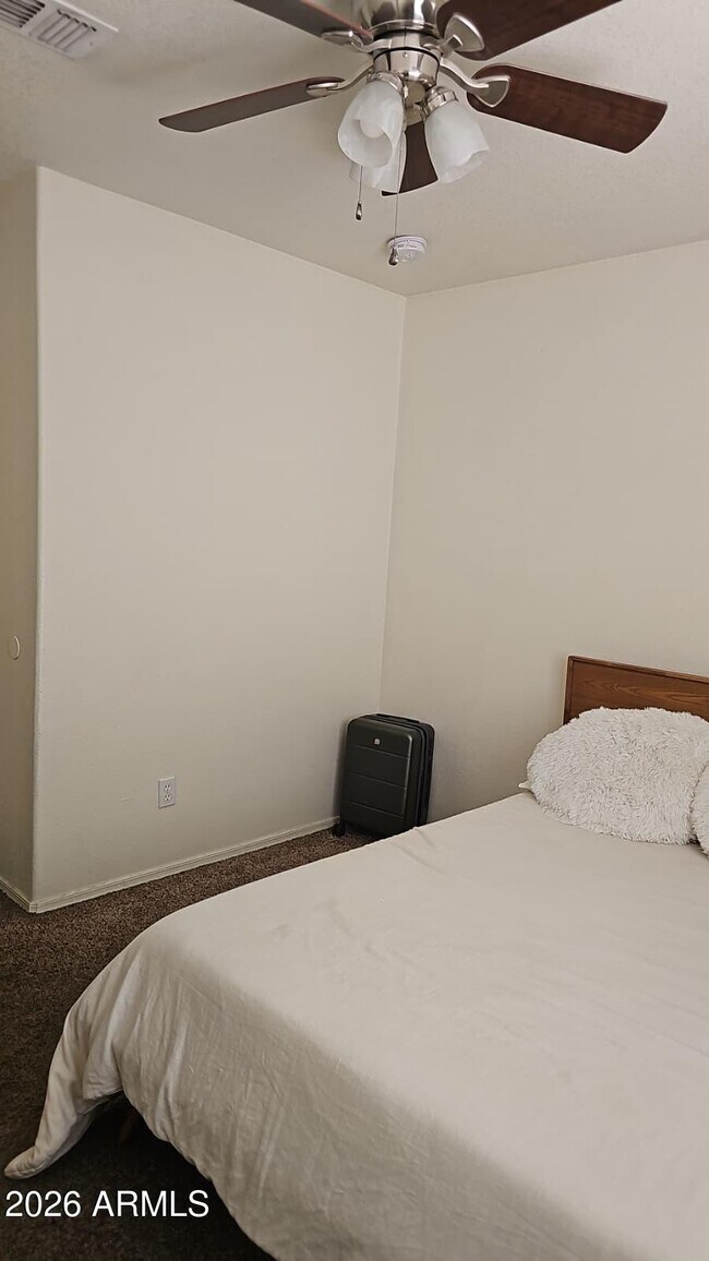 Building Photo - 2174 W Roundwood Pl