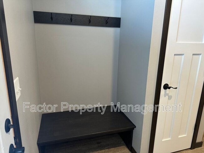 Building Photo - 605 Prairie Rose Trl