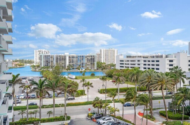 Building Photo - 3725 S Ocean Dr
