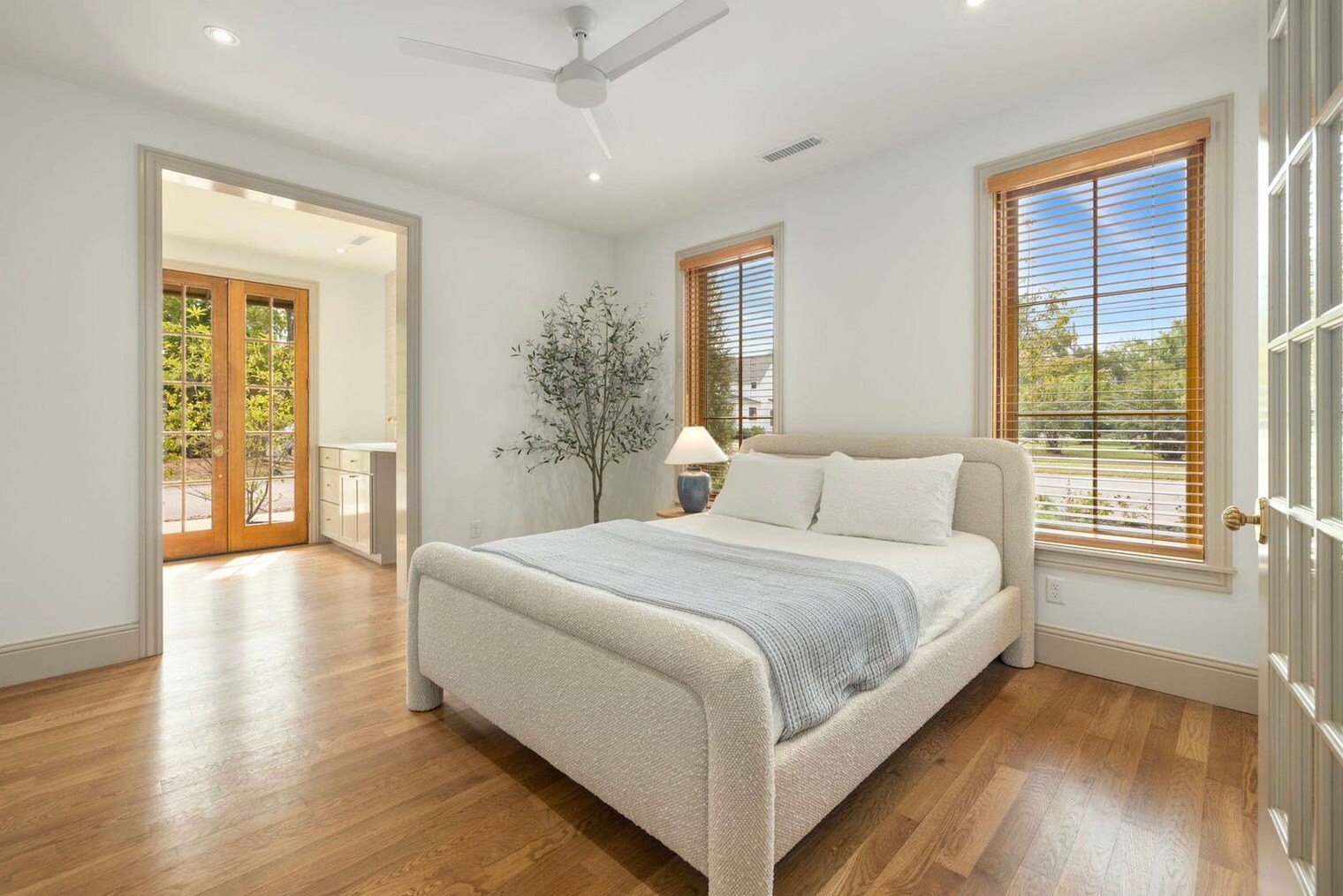 Building Photo - 501 NW B St