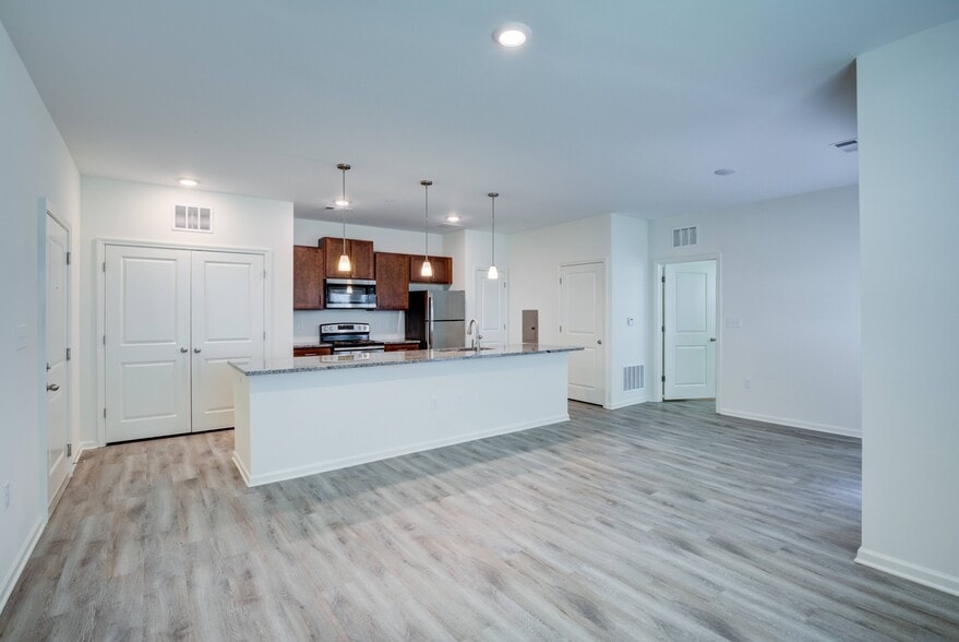 Building Photo - Capstone at Banks Crossing