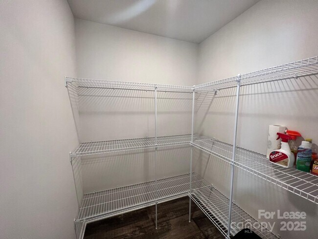 Building Photo - 7868 Whispering Strm Dr