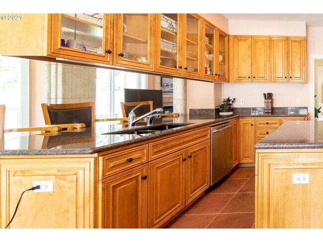 Building Photo - druc01