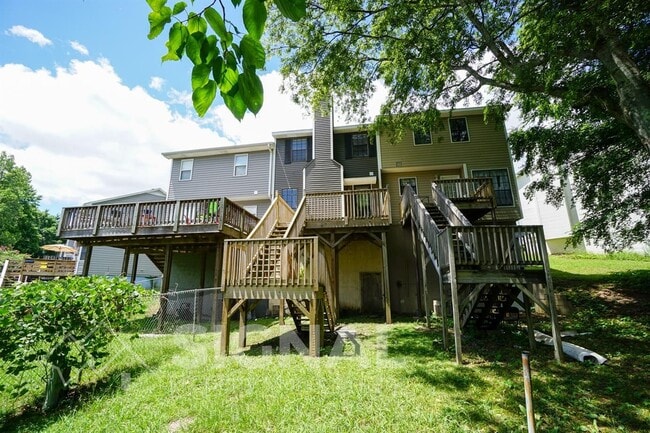 Building Photo - 395 Jamestown Manor Dr