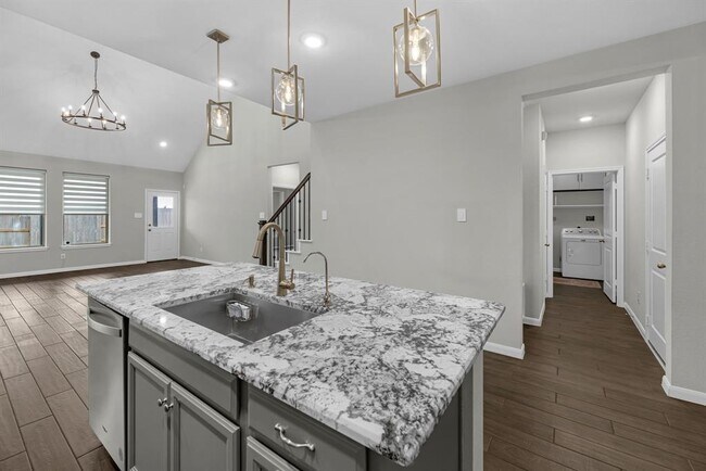 Building Photo - 5502 Pearl Vis Dr