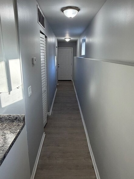 Building Photo - 7808 S Greenwood Ave