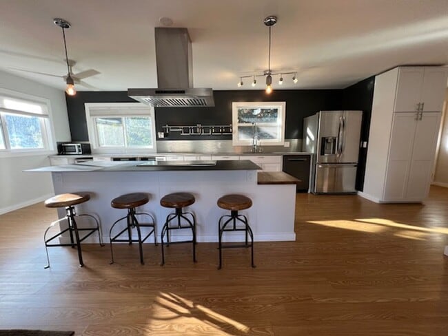 Building Photo - Beautiful Home on Bozeman's East Side