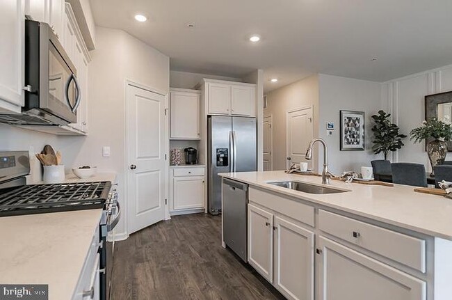 Building Photo - 1107 Meadowlark Dr